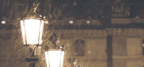 纯CSS实现高级卡片悬停交互效果 - 荣小站